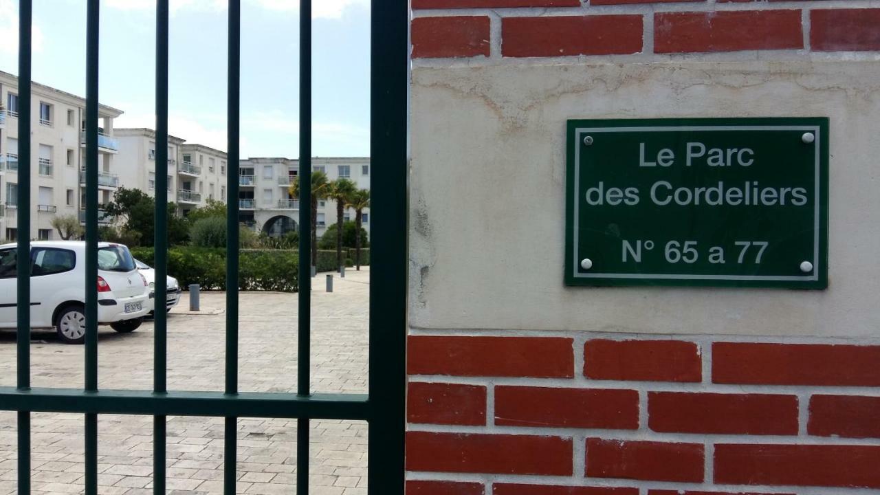 Le Parc Des Cordeliers Apartment Ла Рошел Екстериор снимка